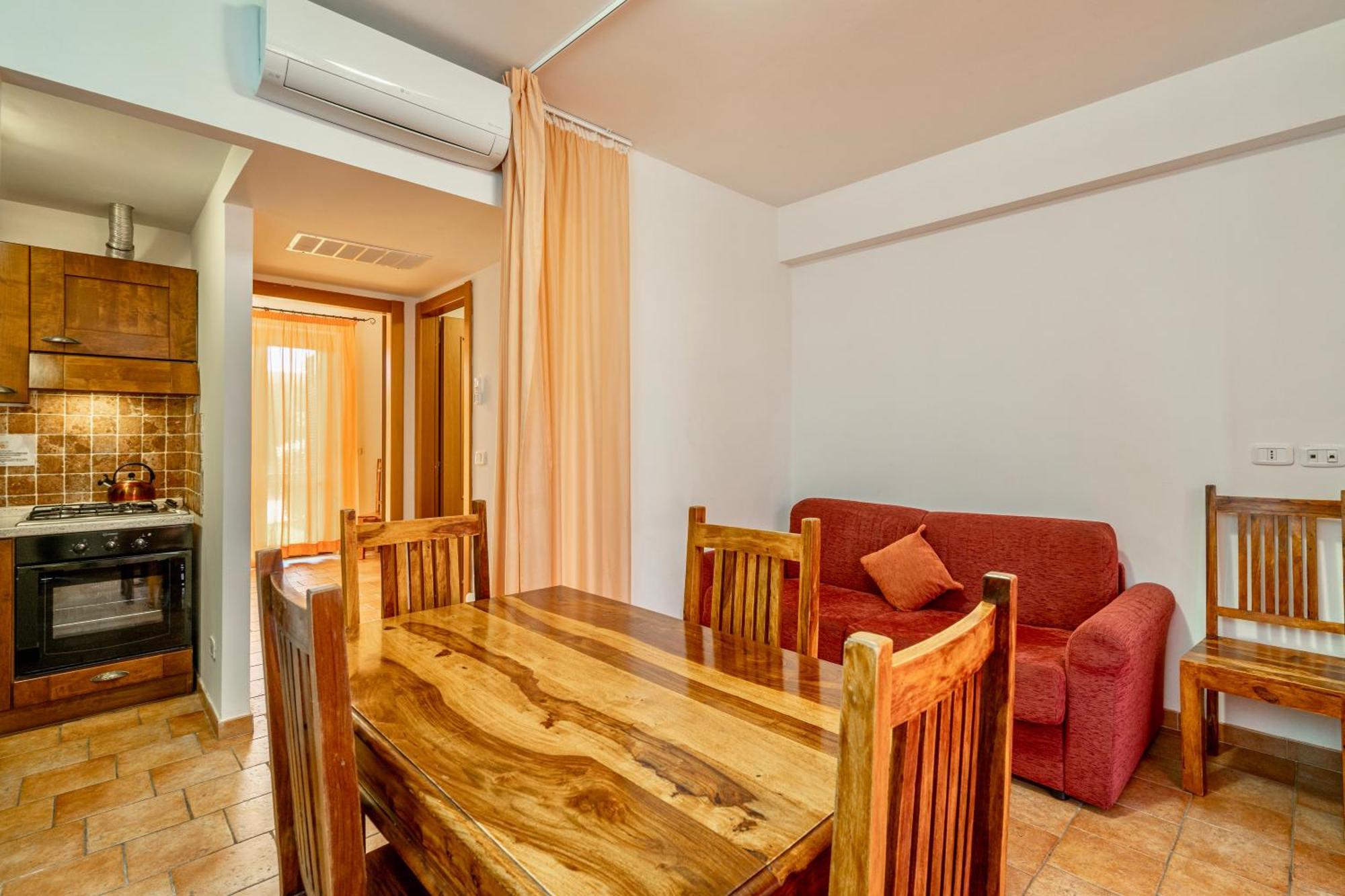 Isa - Residence With Swimming Pool In Sorano, Apartments With Air Conditioning And Private Outdoor Area Exterior photo