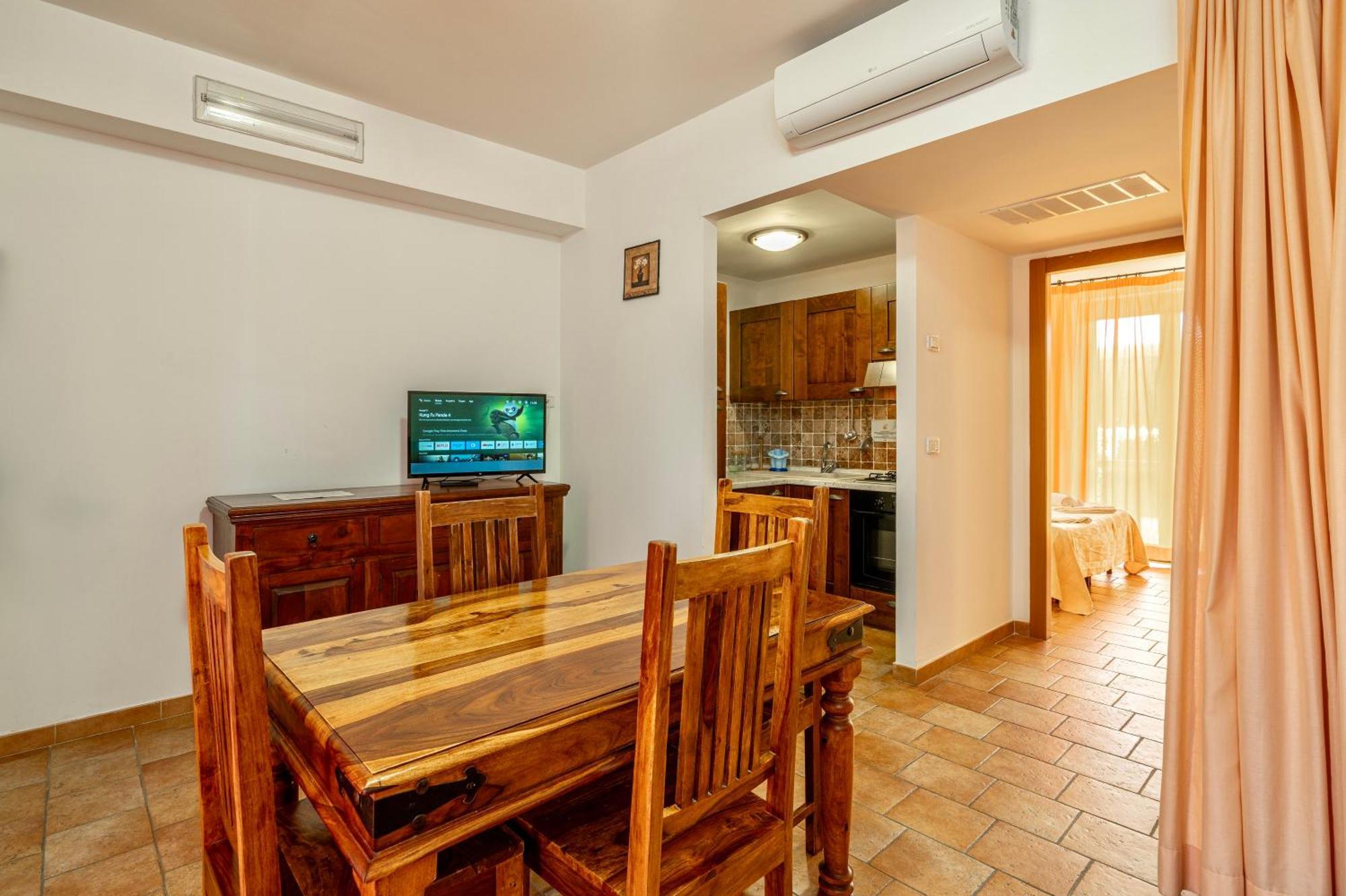 Isa - Residence With Swimming Pool In Sorano, Apartments With Air Conditioning And Private Outdoor Area Exterior photo